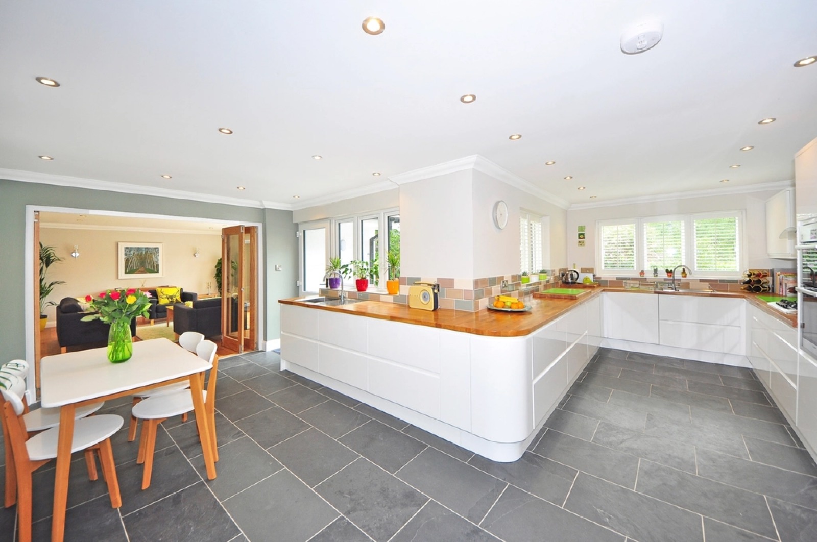 Bright open kitchen used to illustrate remodel costs in Port St. Lucie